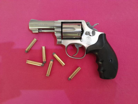 Vendo revólver Smith & Wesson calibre .357 (y 38) modelo 65 cañón de tres pulgadas guiado en "F"
El 00