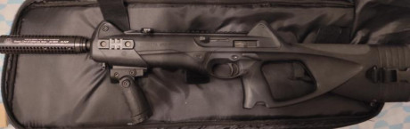 Se vende rifle Beretta Cx4 Storm, calibre 9 mm, con barrel shroud original Beretta y empuñadura táctica 02