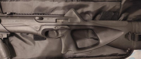 Se vende rifle Beretta Cx4 Storm, calibre 9 mm, con barrel shroud original Beretta y empuñadura táctica 00