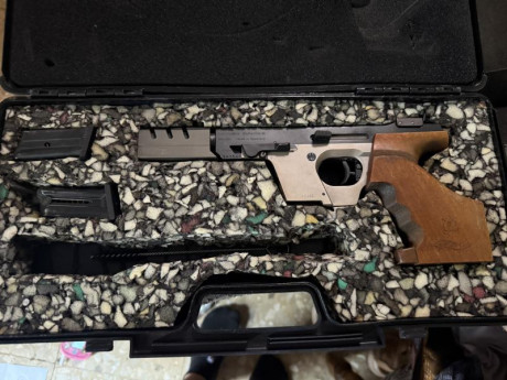 Se vende Walter Gsp expert calibre 22 con maletín dos cargadores 1000 euros portes a cargo del comprador 02