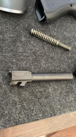 Se vende Glock 15 5ª Gen. Muy poco uso, se vende por no practicar la actividad deportiva.
Dos cargadores, 00