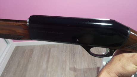 Se vende escopeta Benelli Centro Crio, con cañón de 71 y 5 criochokes. Se vende con funda y maletín incluidos, 02