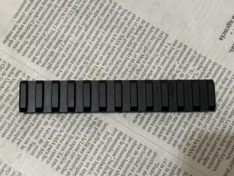 Se vende Picatinny carril para Heckler & Kochmontura de rifle HK940/HK300. Fabricado en Alemania.
Pido 02