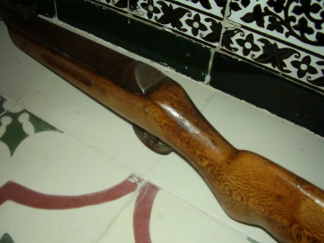 Buenas noches.

Pues resulta que junto a la carabina Hungara ( y entre otras que ya os iré presentando 11