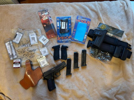 Buenas
Pongo a la venta mi  SIG SAUER P226   Made in Germany ,  con extras  (tres juegos cachas, fundas 70