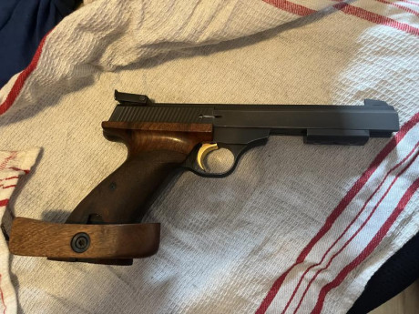 Vendo pistola Browning del calibre 22 para competición y iniciación al tiro, el arma funciona muy bien, 00