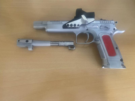 Tanfoglio Open caño del 38 y 9 el del 9 llevará 2000 tiros y el del 38 400 tiros escasos está impecable 02