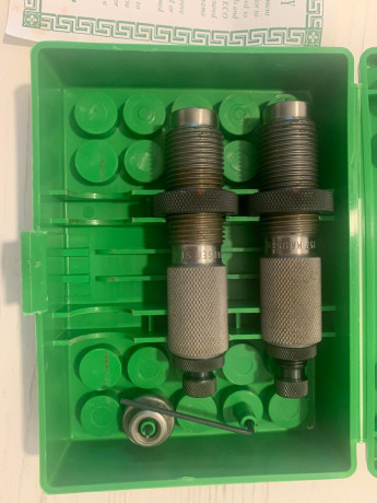 DIE SET FULL LENGTH 7X57mm Mauser y 50 vainas LAPUA del mismo calibre (1 disparo). 

 100 euros envío 00