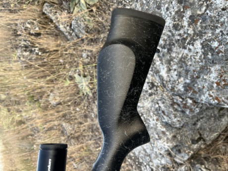 Se vende rifle Weatherby de culata sintética. Modelo MARK V ACCU MARK. Cañon acanalado INOXIDABLE de 70cm 11