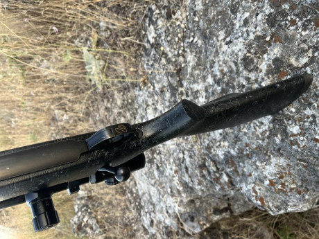 Se vende rifle Weatherby de culata sintética. Modelo MARK V ACCU MARK. Cañon acanalado INOXIDABLE de 70cm 20
