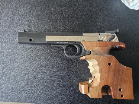 Buenas, vendo esta hammerli, pistola de mi novia, no se hace a la modalidad y quiere venderla, tiene su 02