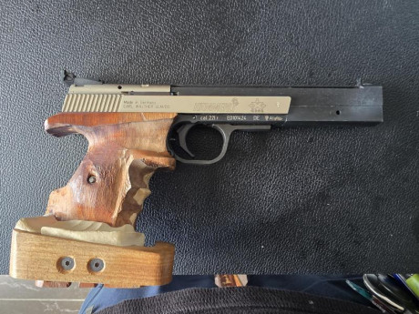 Buenas, vendo esta hammerli, pistola de mi novia, no se hace a la modalidad y quiere venderla, tiene su 01