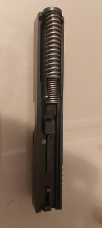 Un compañero vende GLOCK 17 GEN 4, maletín original y dos cargadores. Pistola prácticamente nueva. Precio 12