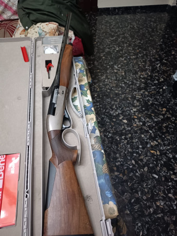 Hola. Un amigo vende el modelo de escopeta mencionado. Está prácticamente nueva y con menos de un cajón 02