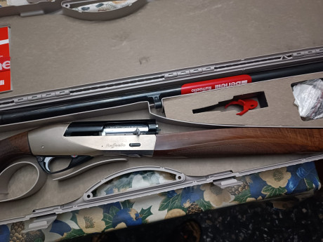 Hola. Un amigo vende el modelo de escopeta mencionado. Está prácticamente nueva y con menos de un cajón 00