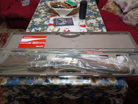 Hola. Un amigo vende el modelo de escopeta mencionado. Está prácticamente nueva y con menos de un cajón 11