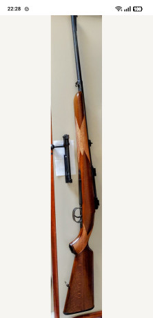 Rifle de fabricación sueca y acción mauser. Liviano de peso y muy manejable. Excelentes prestaciones y 12