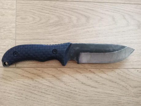 Vendo Cuchillo Schrade Frontier SCHF36, no tiene la pintura original, lleva un pavonado en frio.


 hoja 00