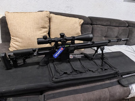 Se vende Thompson center 308w
Con funda, visor, bípode y freno de boca
Solo tienes que poner las balas 11