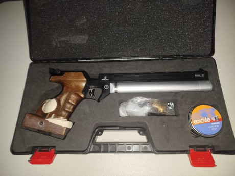 no la conozco, pero sinceramente tiene buena pinta, parece como una steyr y por los precios que la he 130
