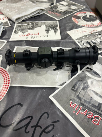 De un amigo, aimpoint h30L con un año y poco 450€ más portes sin anillas,550€ con anillas en provincia 00