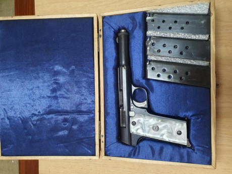 Vendo esta caja artesanal para Astra 400, y una funda para la misma. Las vendo a las dos juntas, pido 02