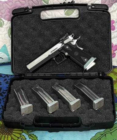 Se ofrece una magnífica pistola STI APEIRO cal. 40SW cañón  pesado de 5” calibre 40SW en IPSC es factor 01