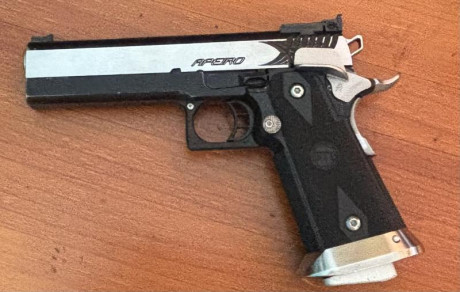 Se ofrece una magnífica pistola STI APEIRO cal. 40SW cañón  pesado de 5” calibre 40SW en IPSC es factor 11