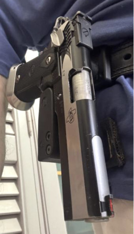 Se ofrece una magnífica pistola STI APEIRO cal. 40SW cañón  pesado de 5” calibre 40SW en IPSC es factor 20