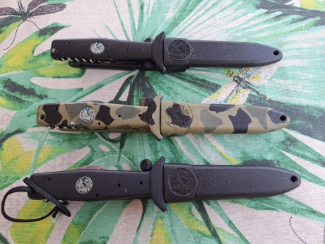 Buenas tardes compañeros,

Pongo a la venta estos cuchillos de la casa Aitor antiguos, nuevos, sin uso.

Portes 10