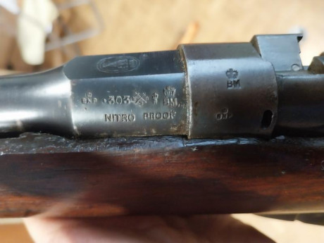 Vendo lee-enfield mkIII.

Lo compré para competir pero adolece lo que todos los mkIII, vibra, roza la 01