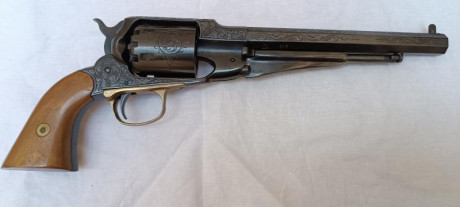 Vendo revolver de avancarga de fabricación española -Santa Bárbara-
Está totalmente grabado tanto el armazón 02