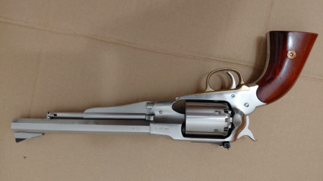 Vendo revolver UBERTI REMINGTON 1858 NEW MODEL TARGET INOX
Modelo con  alza regulable. Calibre 44, en 02
