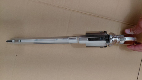 Vendo revolver UBERTI REMINGTON 1858 NEW MODEL TARGET INOX
Modelo con  alza regulable. Calibre 44, en 00