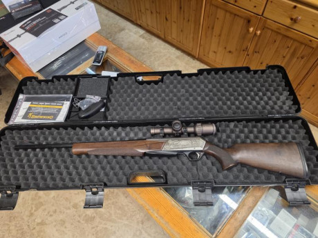 Vendo browning bar mk3 en 300wm, edición de bascula plateada con grabados jabali y corzo,  lleva el alza 01
