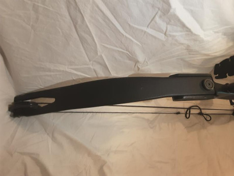 Vendo arco modelo "Brown Bear EL" en excelente estado. Potencia: 50lb. Todas las partes del 12