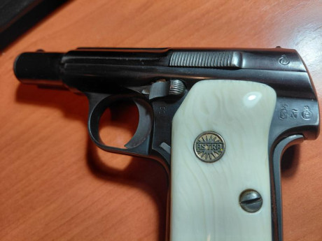 Vendo esta Astra 300 del año 1943 (letra Ñ) en excelente estado de pavon y estrias en calibre 7.65 . Adjunto 01