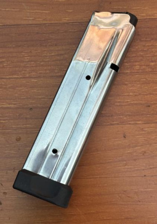 Se ofrece una magnífica pistola STI APEIRO cal. 40SW cañón  pesado de 5” calibre 40SW en IPSC es factor 30
