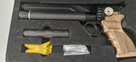 Vendo pistola semiautomática pcp Huben GK1 V3 Custom Regulated en Cal .25 (6.35mm) en su maletín original 02