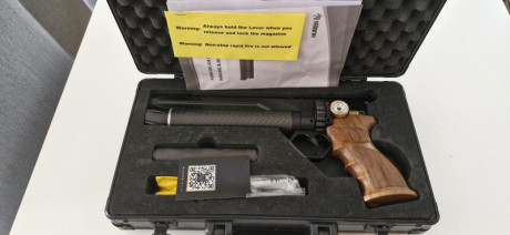 Vendo pistola semiautomática pcp Huben GK1 V3 Custom Regulated en Cal .25 (6.35mm) en su maletín original 00