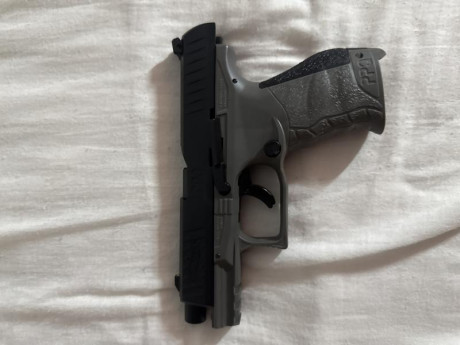 Vendo Walther PPQ .43. Metálica y con blowback. Impoluta y prácticamente sin uso. Un cargador normal y 00