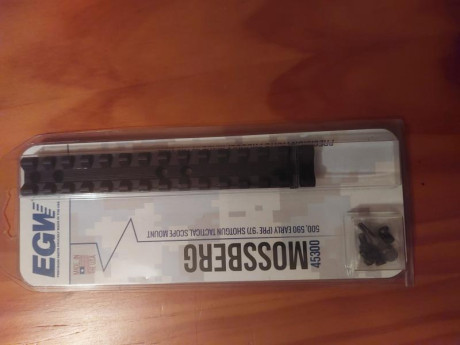 Vendo montura táctica Picatinny para escopetas Mossberg 500 y 590 anteriores a 1997. Está en su paquete 00