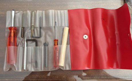 Se ofrece una magnífica pistola Hammerli 150 cal 22Lr prácticamente nueva, prácticamente sin uso, estuche 21