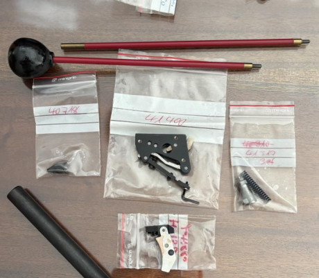 Se ofrece una magnífica pistola Hammerli 150 cal 22Lr prácticamente nueva, prácticamente sin uso, estuche 20
