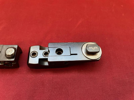 Se venden monturas Apel para carril Zeiss moderno. Compradas hace menos de un año. Marcajes de autenticidad 01