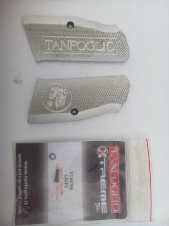 Hola.
Vendo cachas para Tanfoglio. 

Precio 45€ gastos de envió aparte 00