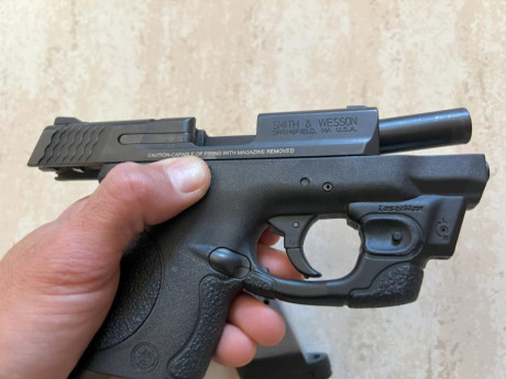  Vendo Pistola Smith & Wesson MP9 Shield 9mm Pb  

 COMPLETAMENTE NUEVA  (No ha disparado ni 10 veces).
Guiada 01