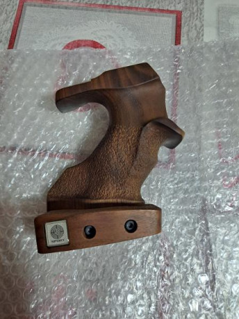 Vendo cacha Steyr LP10 EVO-E,En perfectas condiciones, como nueva, talla M.
  120€   02
