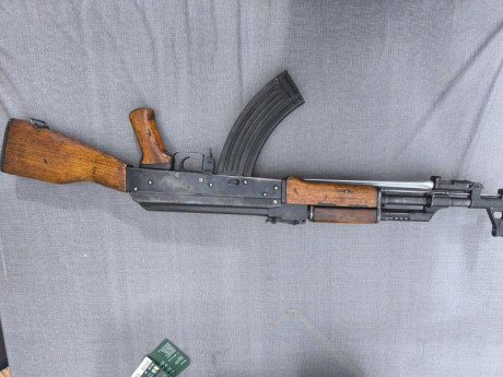 Se vende AK 47 chino, inutilizado recamara, cañón, cargador. Certificado Aleman. Información por privado. 01