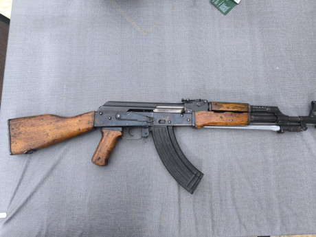 Se vende AK 47 chino, inutilizado recamara, cañón, cargador. Certificado Aleman. Información por privado. 00